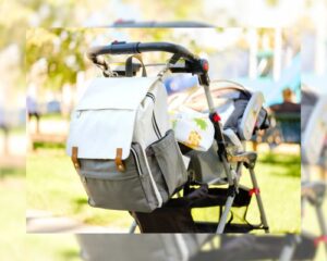 Poussette avec cosy pour voyager en train avec un bébé